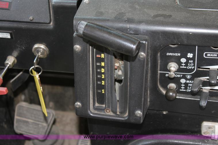 image for item D5063 1992 Blue Bird TC2000 school bus