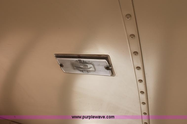 image for item D5063 1992 Blue Bird TC2000 school bus