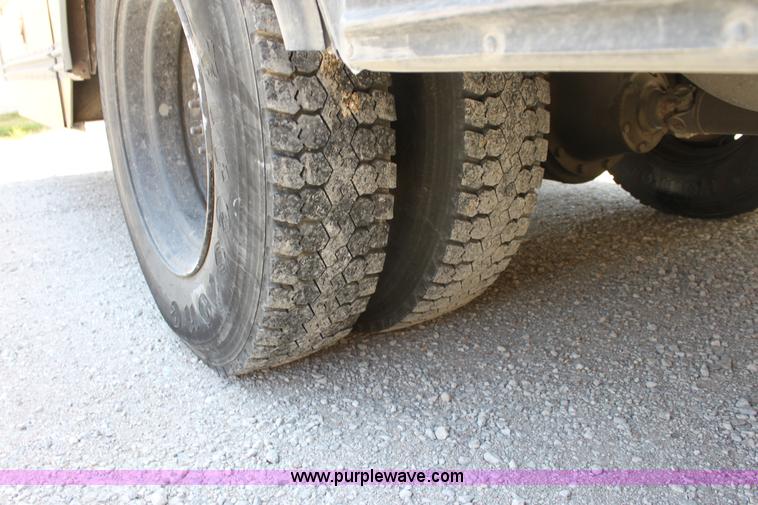 image for item D5063 1992 Blue Bird TC2000 school bus