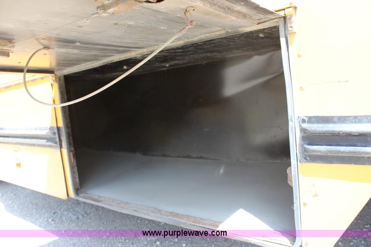 image for item D5063 1992 Blue Bird TC2000 school bus