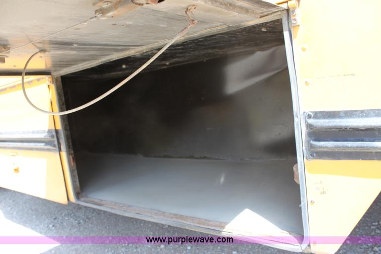 image for item D5063 1992 Blue Bird TC2000 school bus