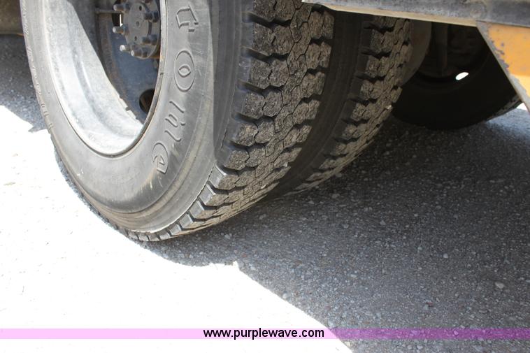 image for item D5063 1992 Blue Bird TC2000 school bus