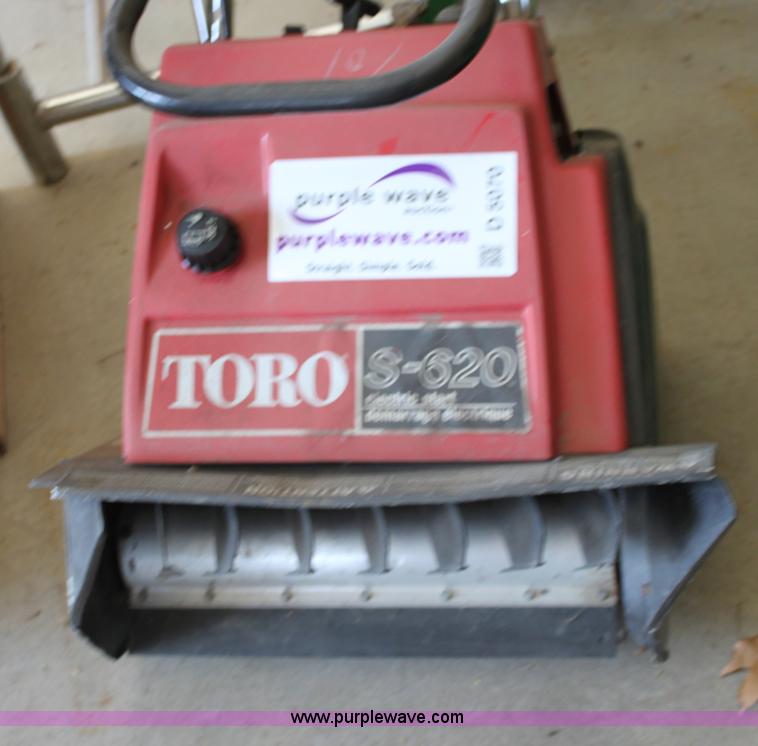 Toro S620 20" snow blower in McPherson, KS Item D5070 sold Purple Wave