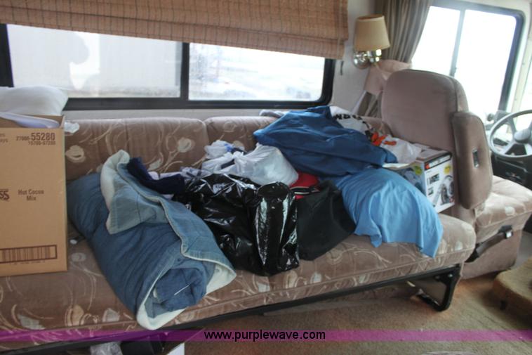 image for item D7535 1992 Fleetwood Bounder RV camper