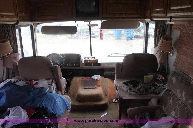 image for item D7535 1992 Fleetwood Bounder RV camper