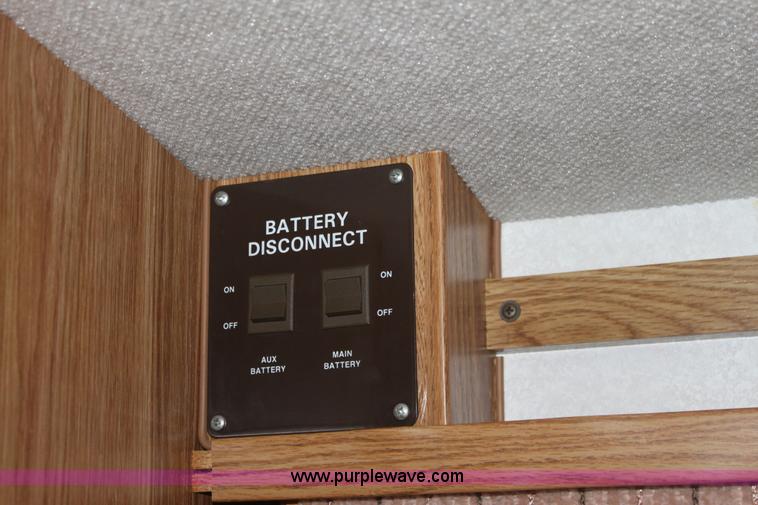 image for item D7535 1992 Fleetwood Bounder RV camper