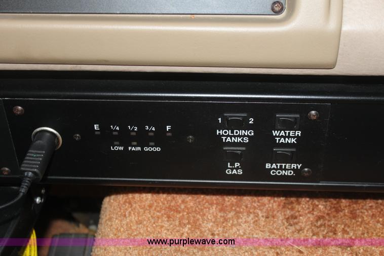 image for item D7535 1992 Fleetwood Bounder RV camper