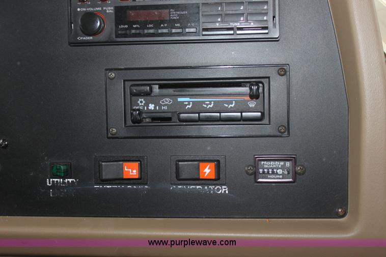 image for item D7535 1992 Fleetwood Bounder RV camper