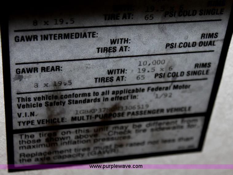 image for item D7535 1992 Fleetwood Bounder RV camper