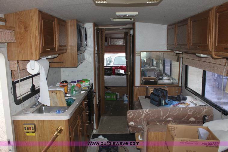 image for item D7535 1992 Fleetwood Bounder RV camper