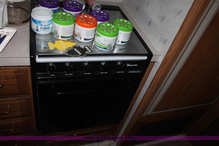 image for item D7535 1992 Fleetwood Bounder RV camper