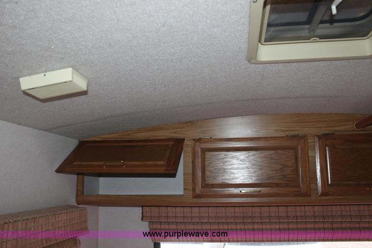 image for item D7535 1992 Fleetwood Bounder RV camper