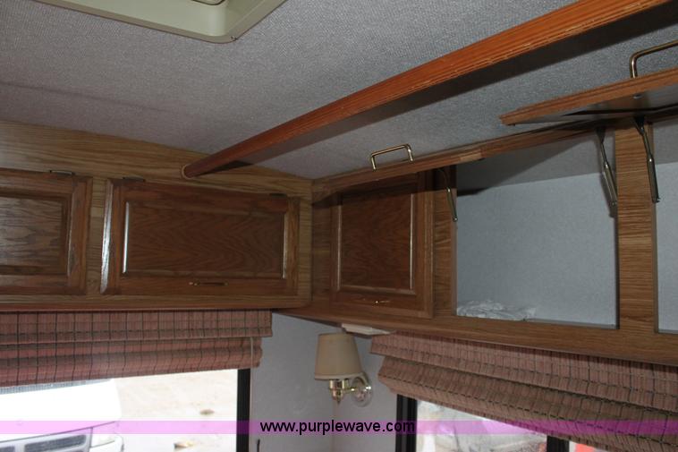 image for item D7535 1992 Fleetwood Bounder RV camper