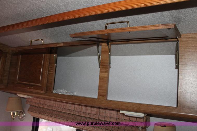 image for item D7535 1992 Fleetwood Bounder RV camper