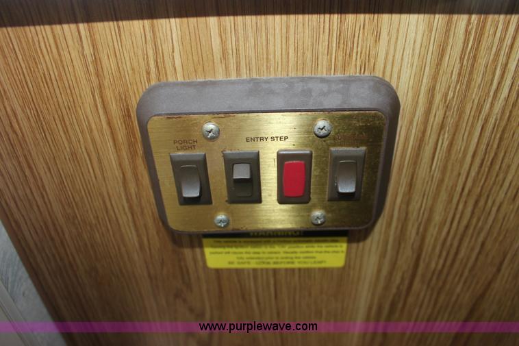 image for item D7535 1992 Fleetwood Bounder RV camper