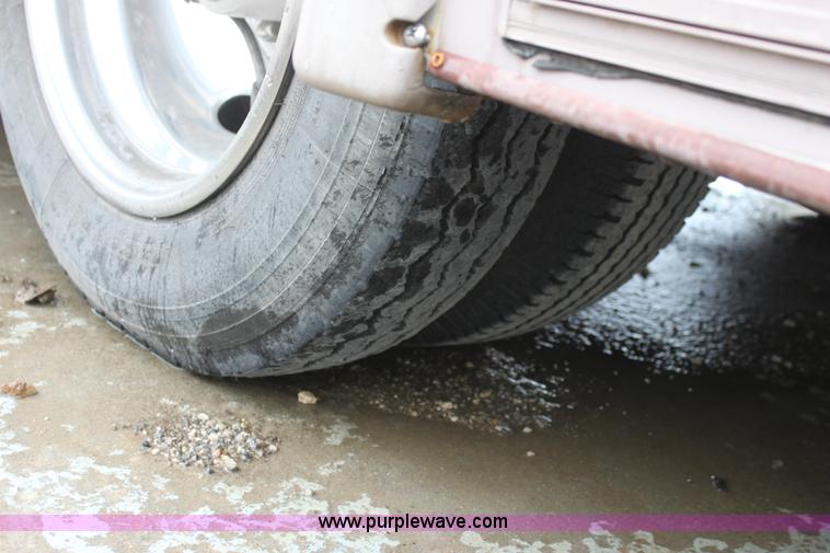 image for item D7535 1992 Fleetwood Bounder RV camper