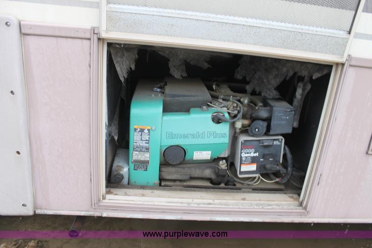 image for item D7535 1992 Fleetwood Bounder RV camper