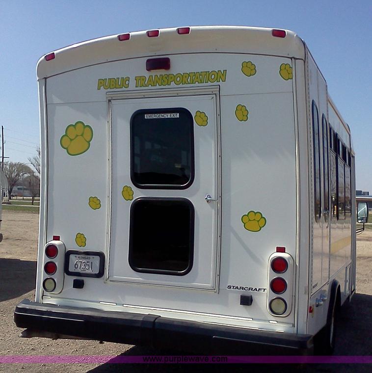 image for item D7802 2006 Ford E-450 Super Duty transit bus