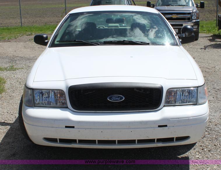 image for item D7810 2007 Ford Crown Victoria Police Interceptor
