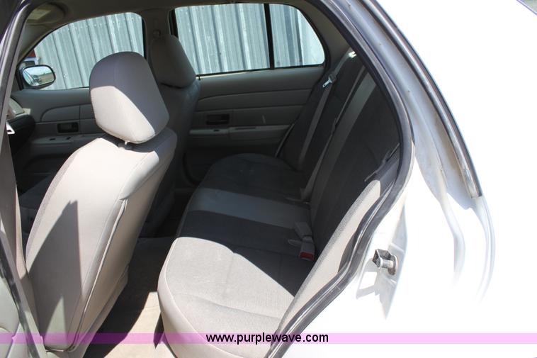 image for item D7810 2007 Ford Crown Victoria Police Interceptor