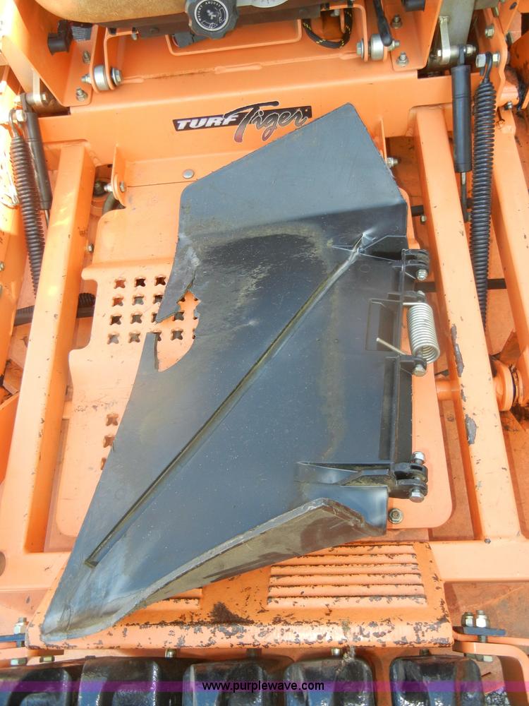 image for item K9215 2007 Scag Turf Tiger ZTR mower