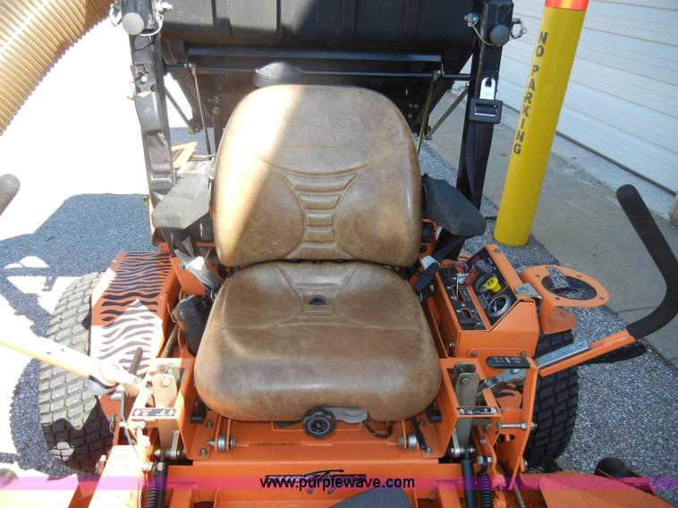 image for item K9215 2007 Scag Turf Tiger ZTR mower