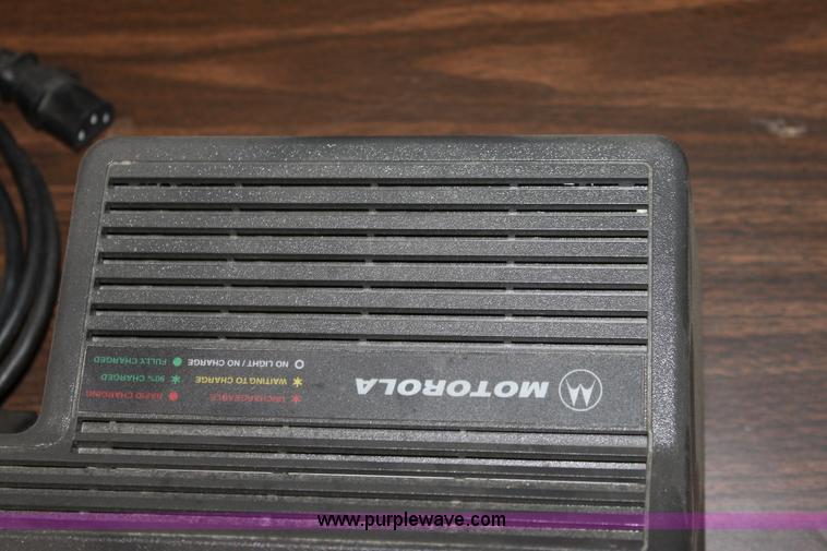 image for item L9725 (16) Motorola HT1250 2-way radios