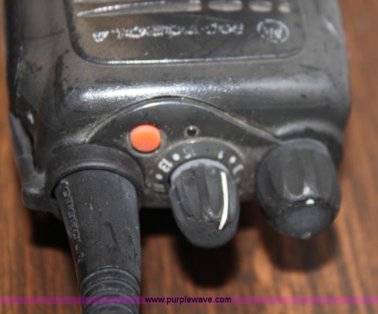 image for item L9725 (16) Motorola HT1250 2-way radios