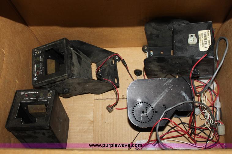 image for item L9725 (16) Motorola HT1250 2-way radios