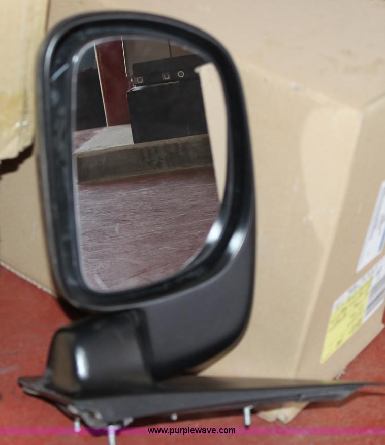 image for item L9726 (4) Ford F250 or F350 side mirrors