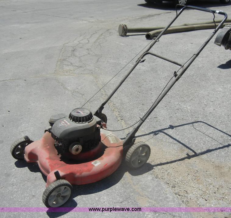 image for item M9522 MTD 22" push mower