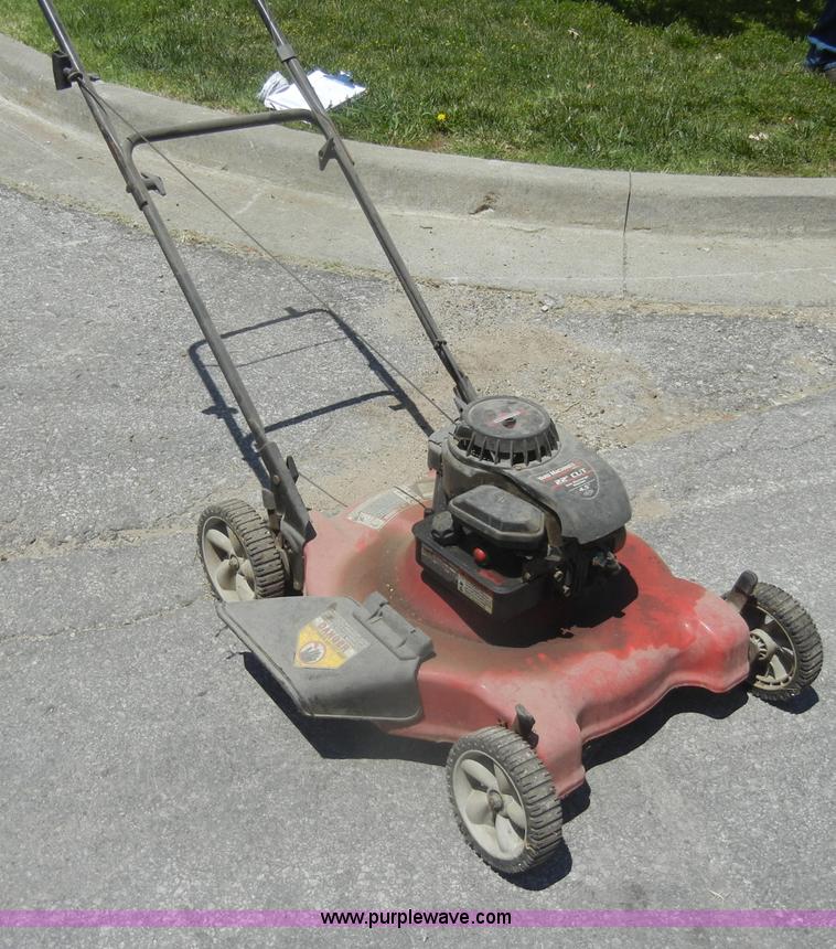 image for item M9522 MTD 22" push mower