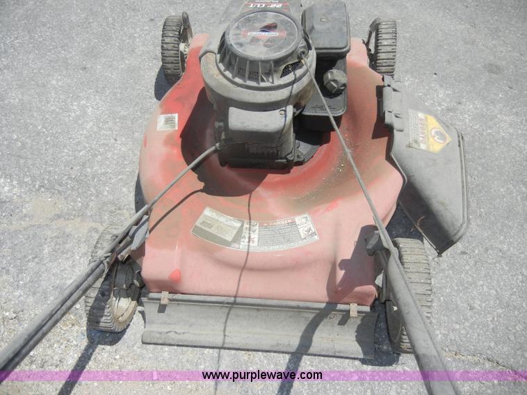 image for item M9522 MTD 22" push mower