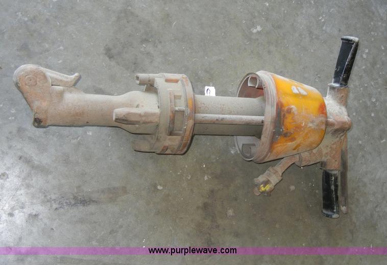 image for item M9524 Pneumatic jack hammer