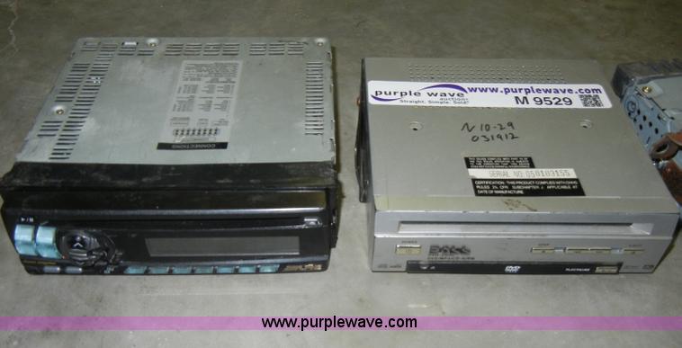 image for item M9529 Assorted electronics