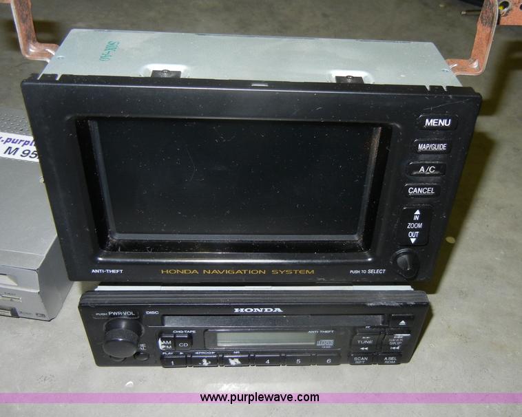 image for item M9529 Assorted electronics