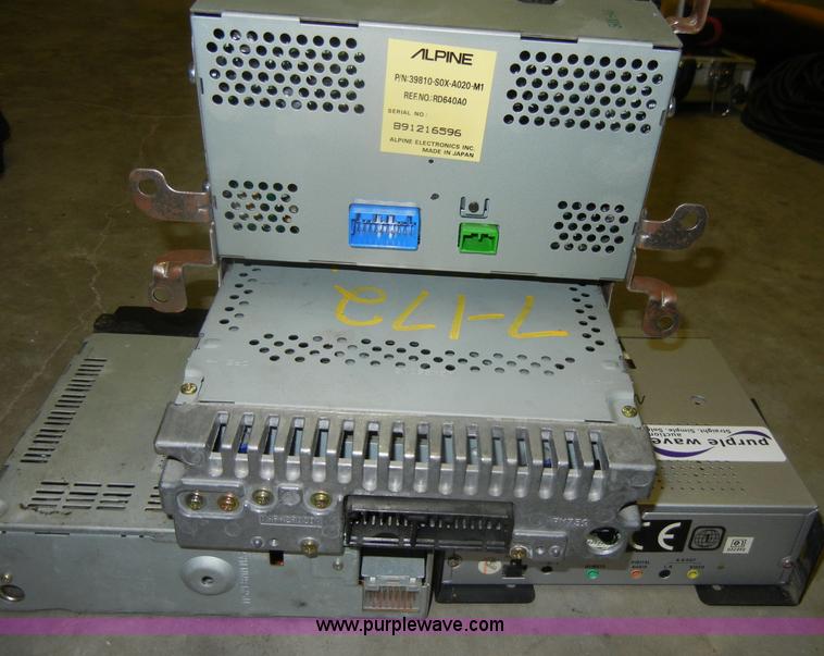 image for item M9529 Assorted electronics