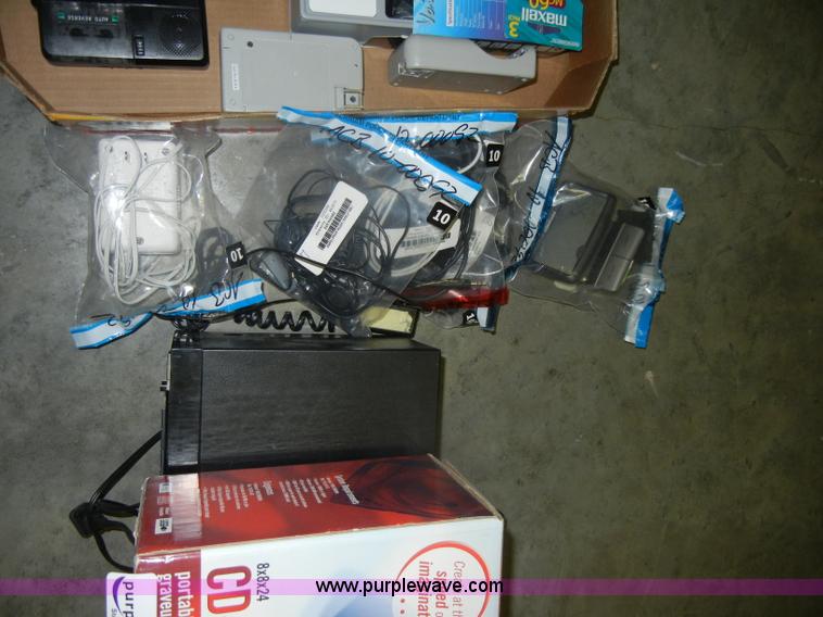 image for item M9533 Assorted items