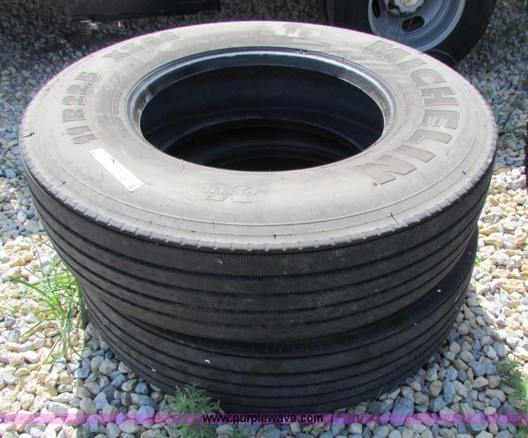 image for item N9061 (2) steer tires