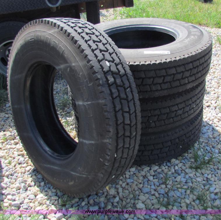 image for item N9062 (4) drive tires