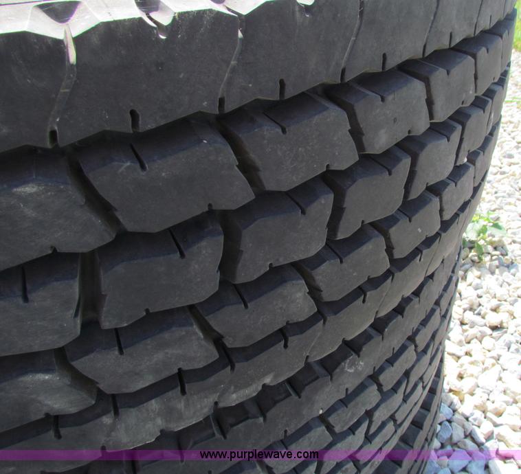 image for item N9062 (4) drive tires