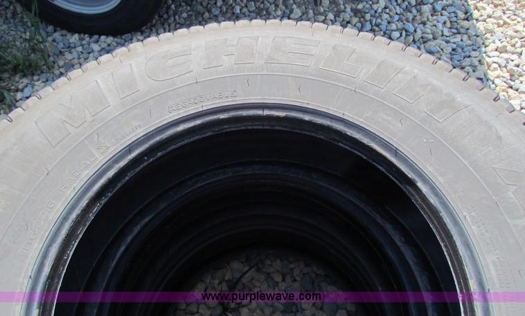 image for item N9062 (4) drive tires