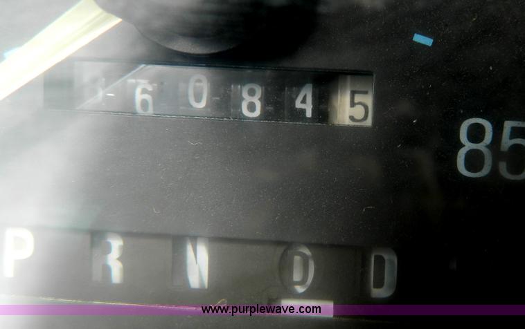 image for item T9771 1988 Ford F150 XLT Lariat pickup truck