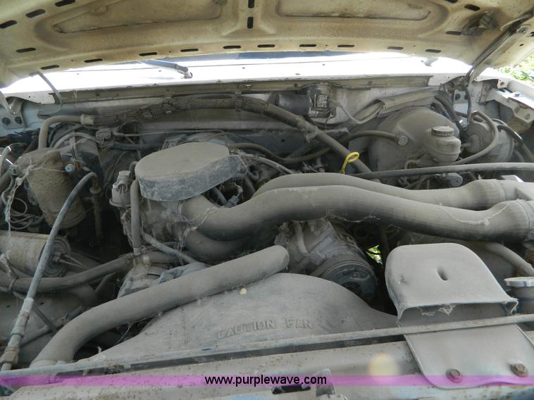 image for item T9771 1988 Ford F150 XLT Lariat pickup truck