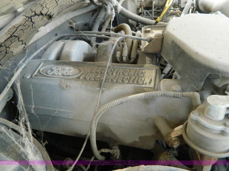 image for item T9771 1988 Ford F150 XLT Lariat pickup truck