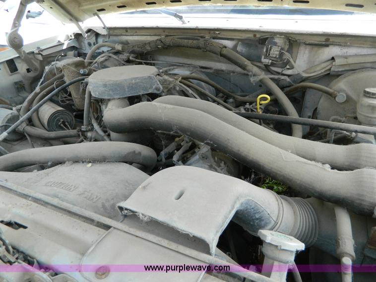 image for item T9771 1988 Ford F150 XLT Lariat pickup truck