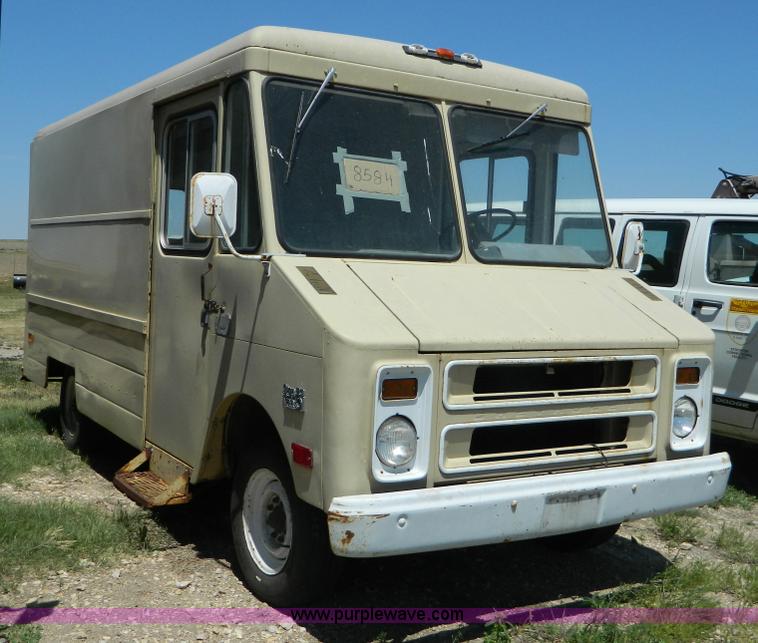 image for item T9853 1979 Chevrolet Step Van 20 multi stop delivery van