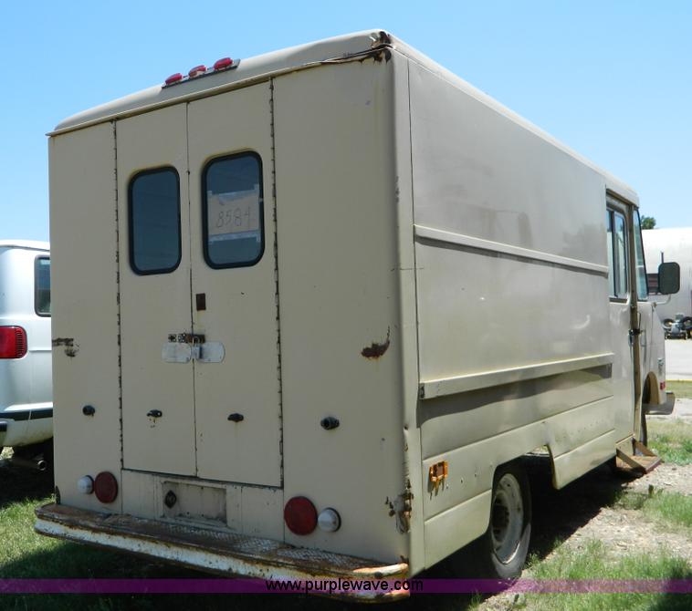 image for item T9853 1979 Chevrolet Step Van 20 multi stop delivery van