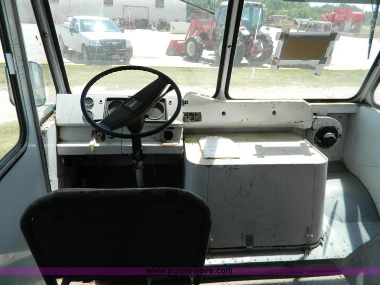 image for item T9853 1979 Chevrolet Step Van 20 multi stop delivery van