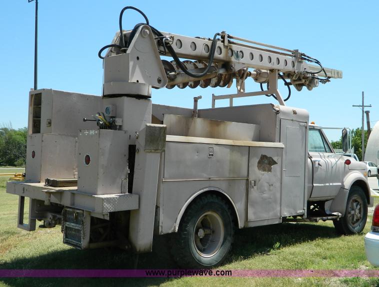 image for item T9854 1972 GMC utility service truck
